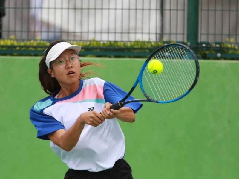 何容除了在女單三連霸,也是雙金三連霸。四維體育推廣教育基金會提供