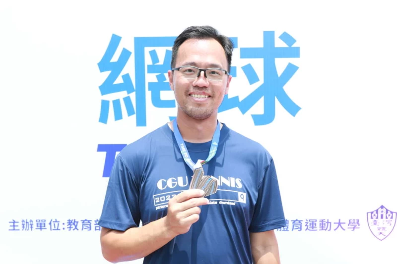 賴志揚在網球一般組男雙摘下銅牌,這也是他在全大運的第一面獎牌。四維體育推廣教育基金會提供
