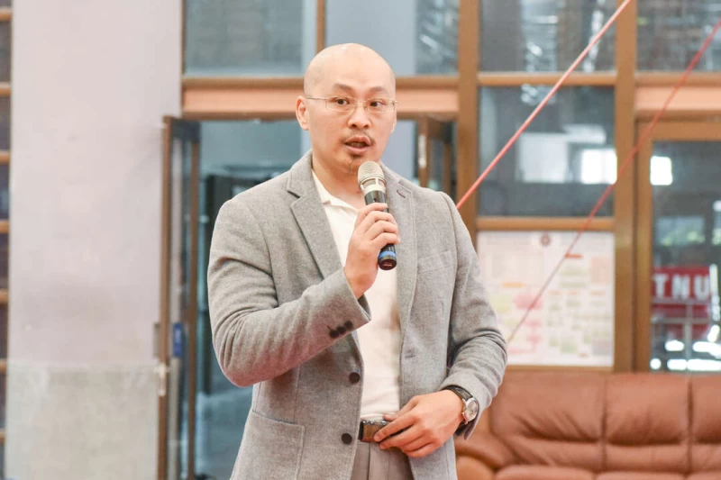 唐嘉鴻的教練、臺灣師範大學運動競技學系助理教授翁士航。官方提供
