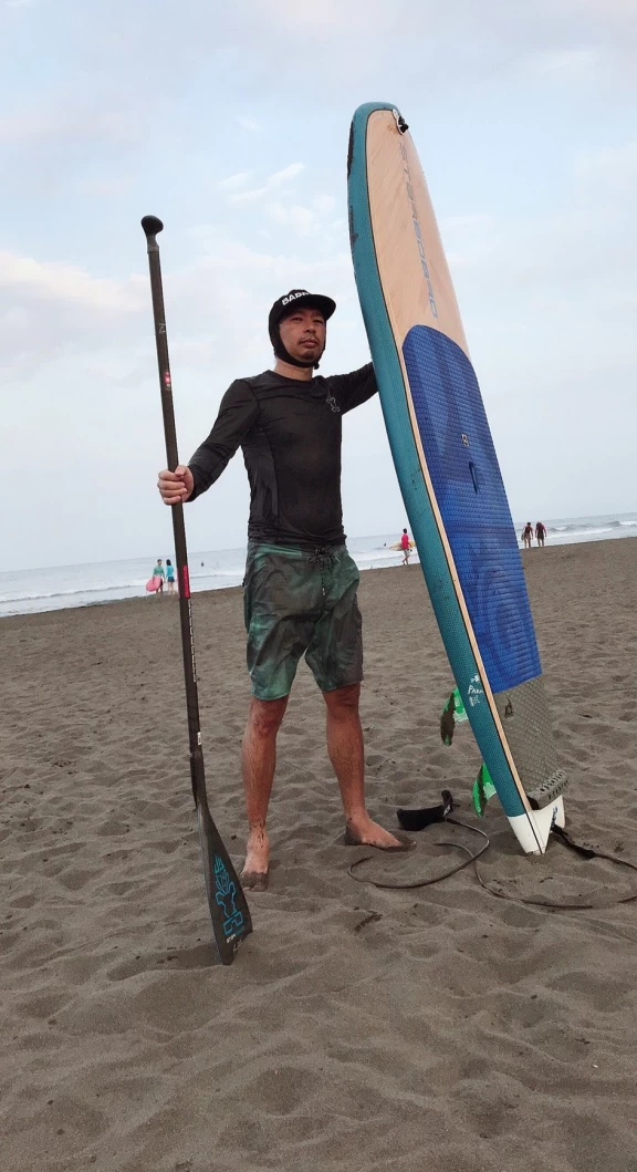 Cody希望到世界各地騎單車跟衝浪，享受不同地方的風景和挑戰。