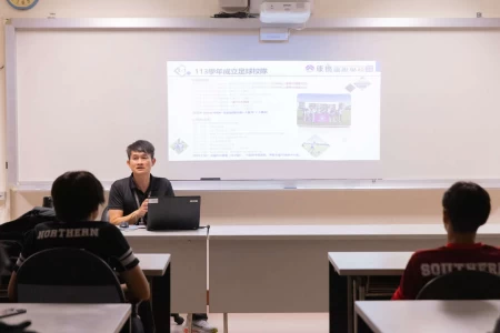 康橋足球隊成立說明會。官方提供