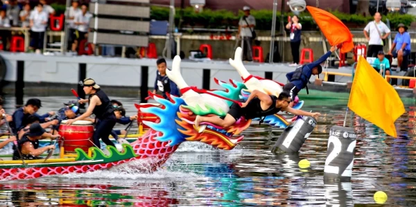 公開組競爭激烈,海軍反潛航空大隊組成的翰醫堂中醫(海力凱普特)率先奪標。高雄市運發局提供