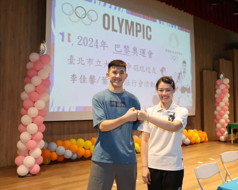 中租奧運組合葉宏蔚/李佳馨回到大同高中母校分享心得。李天助攝