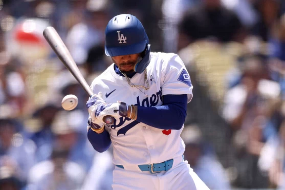 貝茲(Mookie Betts)在比賽後段被換下場休息,賽後被證實為左手骨折。法新社