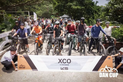 KS Xc限時繞圈賽為長達2小時的計時繞圈賽，不但要有一身技巧及擬定戰術更要有十足的體力。大會提供