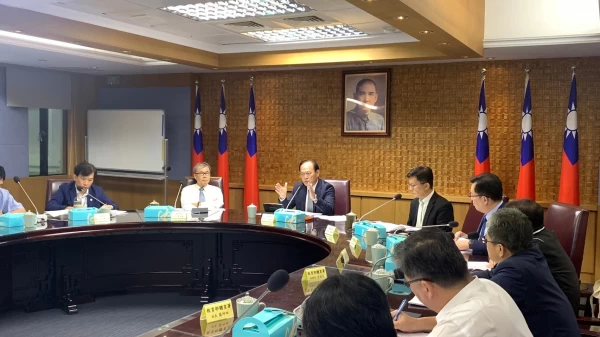教育部今24日下午特別召開巴黎奧運兵棋推演會議，行政院季連成政務委員及教育部鄭英耀部長親自出席。體育署提供
