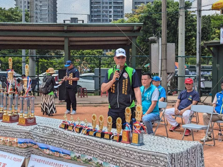 桃園市原住民族慢速壘球聯盟理事長林信辰，除了以大會主席身份歡迎各隊也期勉選手。大會提供