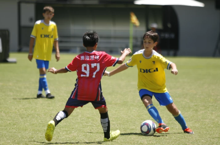 卡迪斯(Cadiz CF，右)U12展現超強戰力。詹健全攝