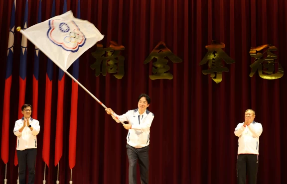總統賴清德親自授旗。李天助攝