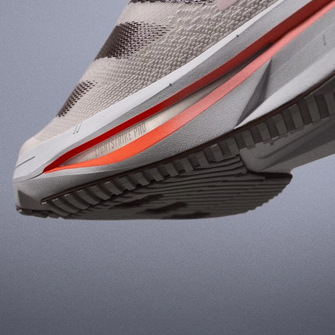 全新一代升級版Adizero Sl2將Lightstrike Pro進化為全掌內崁於其中。官方提供