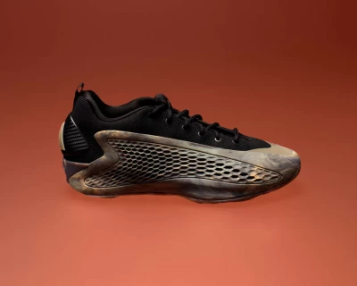 .AE 1 Low持續未來主義的外觀設計與嚴謹的細節處理。adidas提供