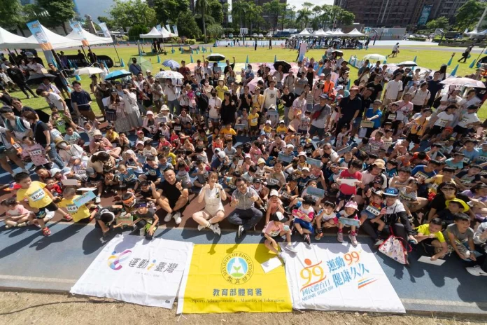 2024新北市兒童田徑聯賽，今天擴大舉辦市錦賽共450位小選手參賽。新北市體育局提供