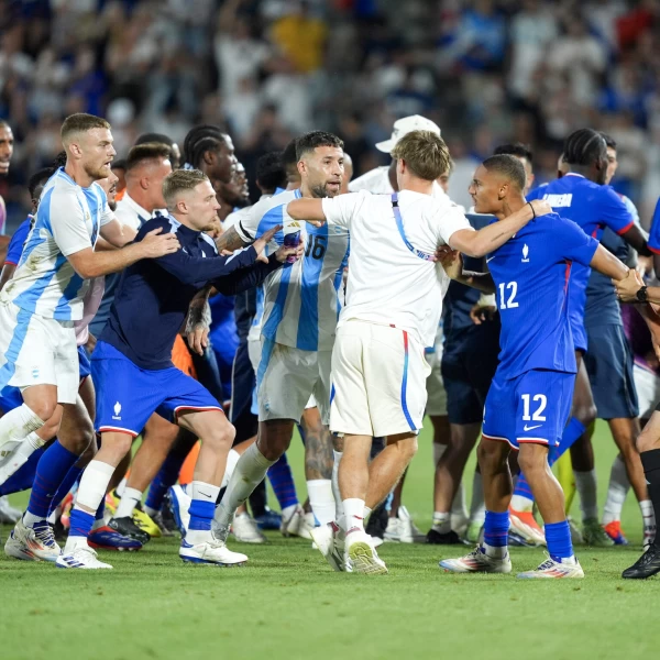 阿根廷、法國賽後爆激烈衝突。（圖取自：@brfootball X）