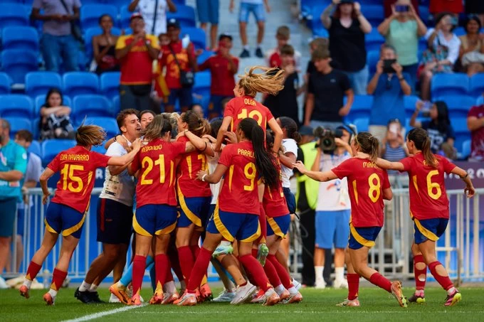 西班牙女足。 @SpainIsFootball X