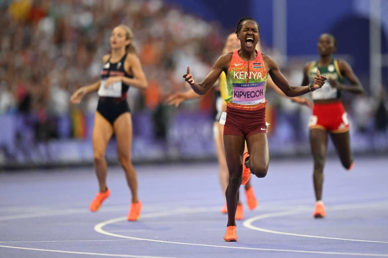 基皮耶貢（Faith Kipyegon）今成為第一位連續三屆奧運1500 公尺冠軍的女性。法新社