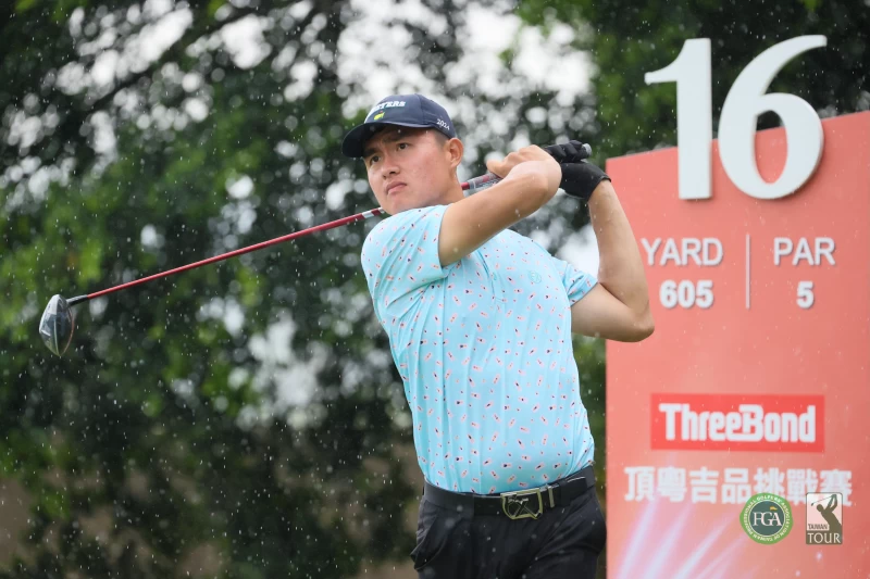 蘇晉弘以1鷹9鳥2柏忌繳出63桿-9成績領先群雄。Tpga／林聖凱攝