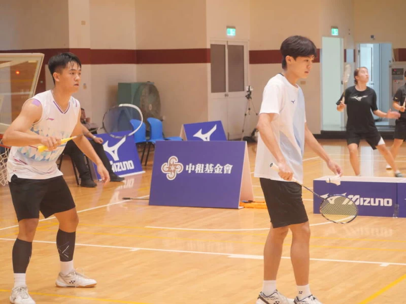翁志凱（左）和李昱勳打下男雙冠軍。大專體總提供
