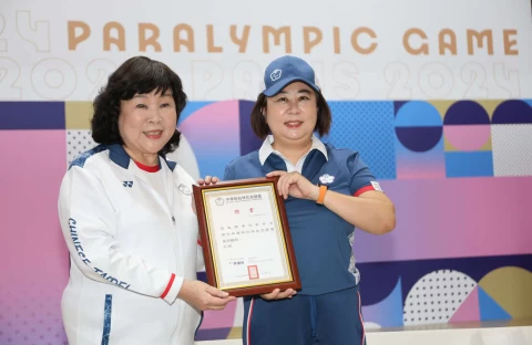 常董夫人李怡如(右)也將在26日親赴巴黎。李天助攝