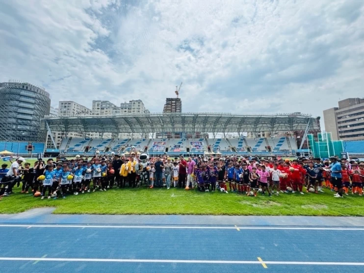 全國俱樂部聯合錦標賽在台北田徑場連兩周盛大舉辦。(圖:新北市五人制足球聯盟提供)
