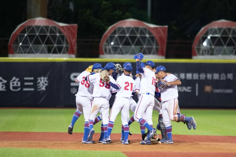 中華隊出戰日本爭取冠軍戰門票。中華棒協提供
