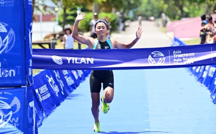 日本選手林愛美雖然是游泳第五名，但在自由車和跑步項目毫無敵 手，以 1 小時 07 分 47 秒輕鬆奪下后冠。大會提供