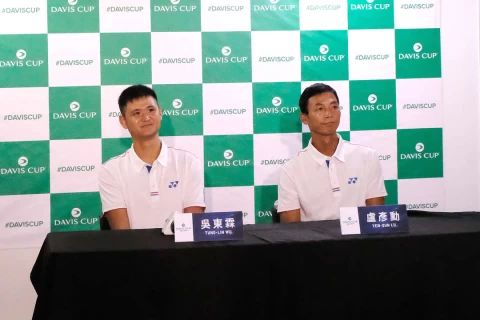 中華隊總教練盧彥勳賽後與吳東霖一同出席賽後記者會。海碩整合運動行銷提供
