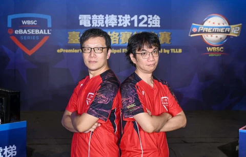 Cmwang(左)將在四強賽中對上Doublebass。官方提供