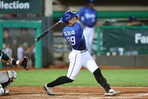 張育成長打破壞力要達成單季20轟,不成問題。(圖:富邦悍將官方粉絲團)