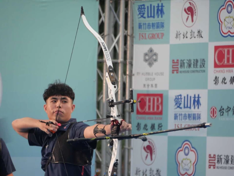 范姜益鴻為了射箭一邊打工延續選手生涯。射箭協會提供