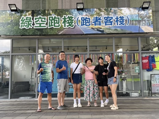 URL林文琳今年7月在台中市北屯區太原火車站下創設『綠空跑棧』店舖。圖片來源/林文琳