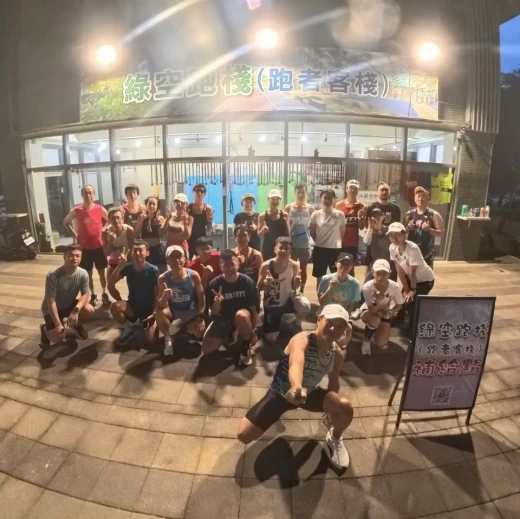 林文琳今年7月在台中市北屯區太原火車站下創設『綠空跑棧』店舖。圖片來源/林文琳