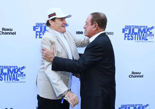 在大聯盟擊出史上最多4256支安打的傳奇球星羅斯(Pete Rose,左),今天離世。法新社