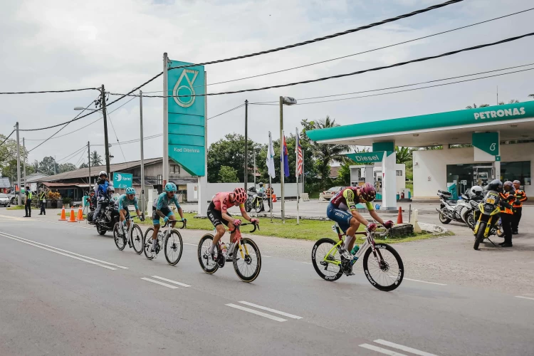 突圍集團在這個短賽段成功突破主車群防線。Le Tour de Langkawi提供