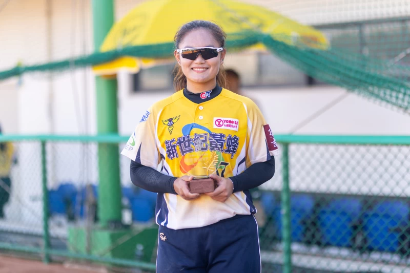 新世紀黃蜂投手朱宜珊連兩場勝投獲MVP。（圖：中華壘協提供）