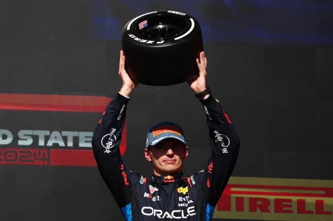 Red Bull 車隊荷蘭籍車手 Max Verstappen於美國大獎賽United States Grand Prix本季第12度站上頒獎台，擴大領先優勢。Red Bull 提供