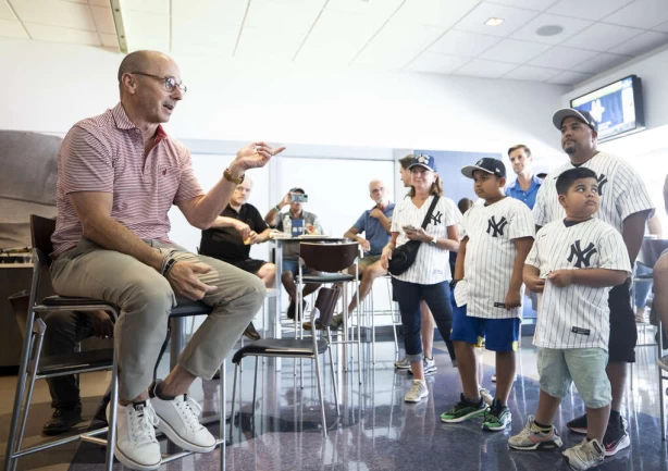 洋基總管凱許曼(Brian Cashman)拒談兩次世界大賽差15年這件事。法新社