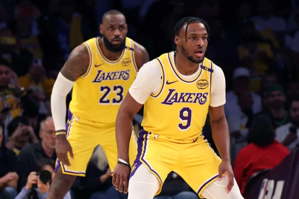 未來要看到詹姆斯（LeBron James）兒子布朗尼（Bronny James）。法新社