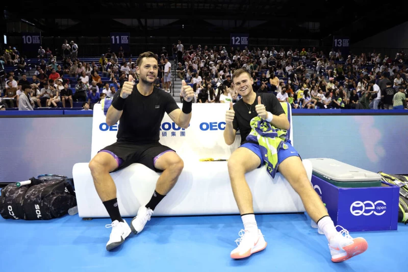 威利斯（Marcus Willis，左）再刷新個人雙打排名新高。海碩整合行銷提供