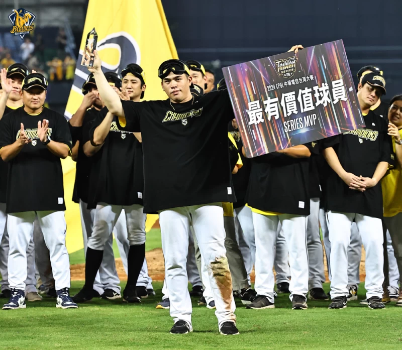 中信右打砲曾頌恩獲選台灣大賽MVP。（圖：中信兄弟提供）