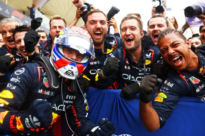 台灣時間4日結束的F1巴西大獎賽上，Red Bull 車隊Max Verstappen領先近20秒奪冠，穩固賽季冠軍領先優勢。Red Bull 提供