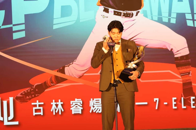 古林睿煬得獎淚崩。記者李天助攝