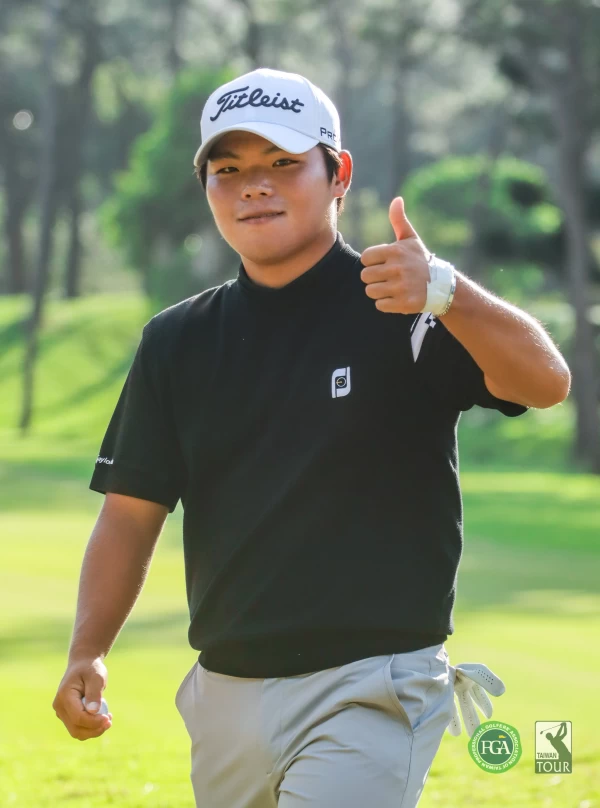 國賓ADT公開賽第二回合韓國選手Minhyeok Yang70.71以3暫居首位。陳文欣攝影 