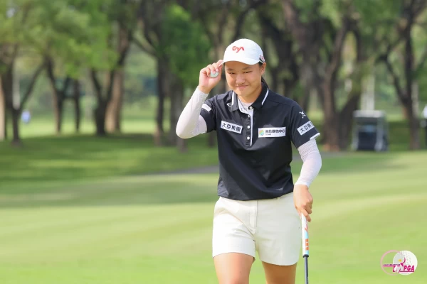 業餘選手吳純葳以三回合總桿211桿-5獲得第三名及業餘最佳球員獎。Tlpga提供／葉勇宏攝