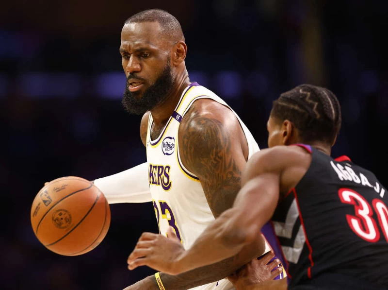 「詹皇」詹姆斯(LeBron James)再繳出大三元表現。法新社