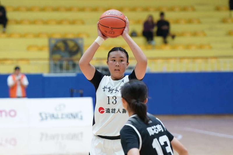 陳游芷瑄轉戰世新首戰12分10籃板。大專體總提供