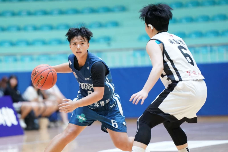 美和蔡幸瑜17分11籃板。大專體總提供