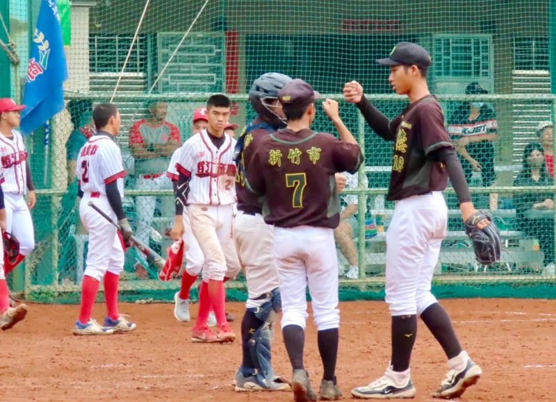 成德高中最終提前5局以9比0擊敗稻江商職。大會提供