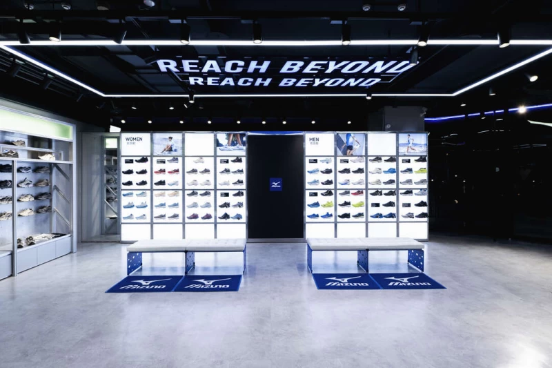 全新台灣Mizuno台北旗艦店讓每一位走入店點的消費者，都能擁有舒適難忘的逛店體驗。MIZUNO 美津濃提供