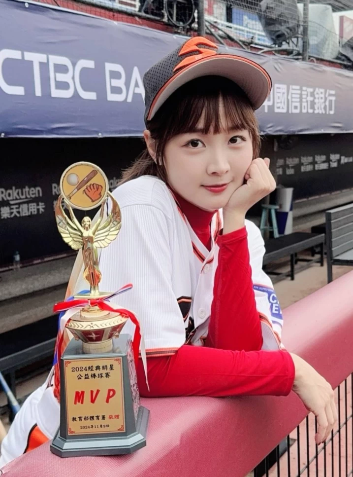 2024桃園公益賽MVP-啦啦隊女神籃籃。（圖：中華棒球娛樂推廣協會 提供）