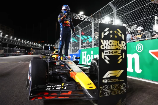 Red Bull 車隊 Max Verstappen 在F1拉斯維加斯大獎賽上穩定發揮，本賽季提前封王。Red Bull 提供